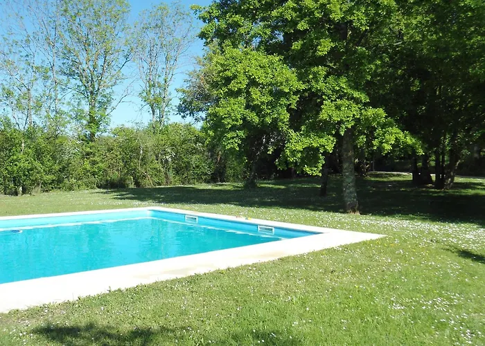 펜션 Luxurious With Private Pool Buzon