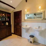 Luxurious With Private Pool *
