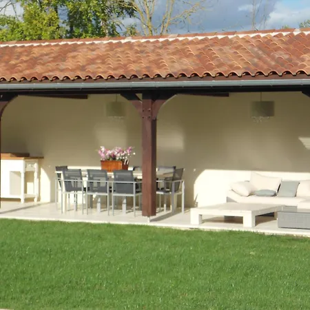 Ferienhaus Luxurious With Private Pool