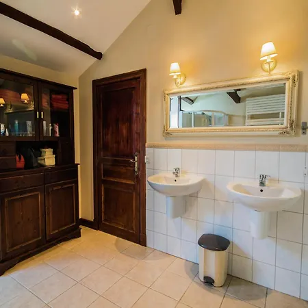 Luxurious With Private Pool *